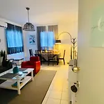 Gianna's Cozy And Shining Lejlighed