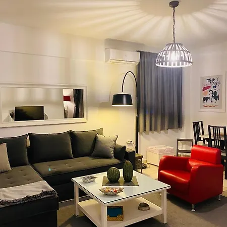 Gianna's Cozy And Shining * Aígio