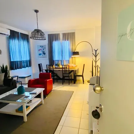 Gianna's Cozy And Shining Apartmán