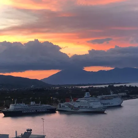 Gianna's Cozy And Shining Aigio