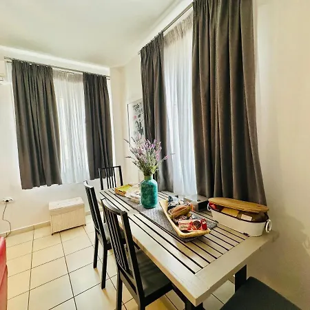 Gianna's Cozy And Shining Apartmán Aígio