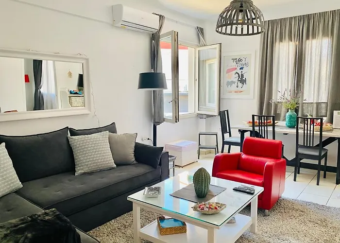 Gianna's Cozy And Shining *